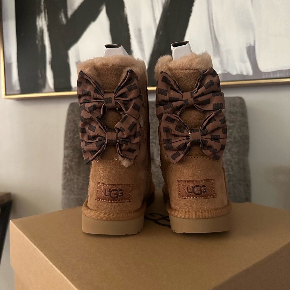 Ugg Bailey bow boots nwt